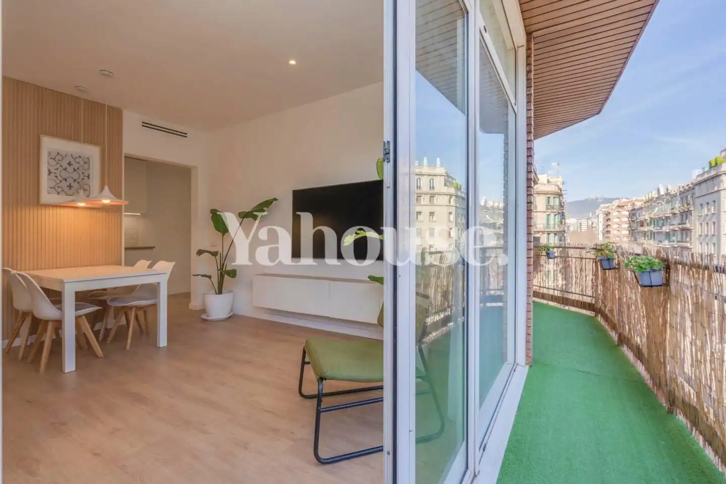 Schlafzimmer von Wohnung zum Verkauf in Barcelona mit Klimaanlage, Heizung und Parkett