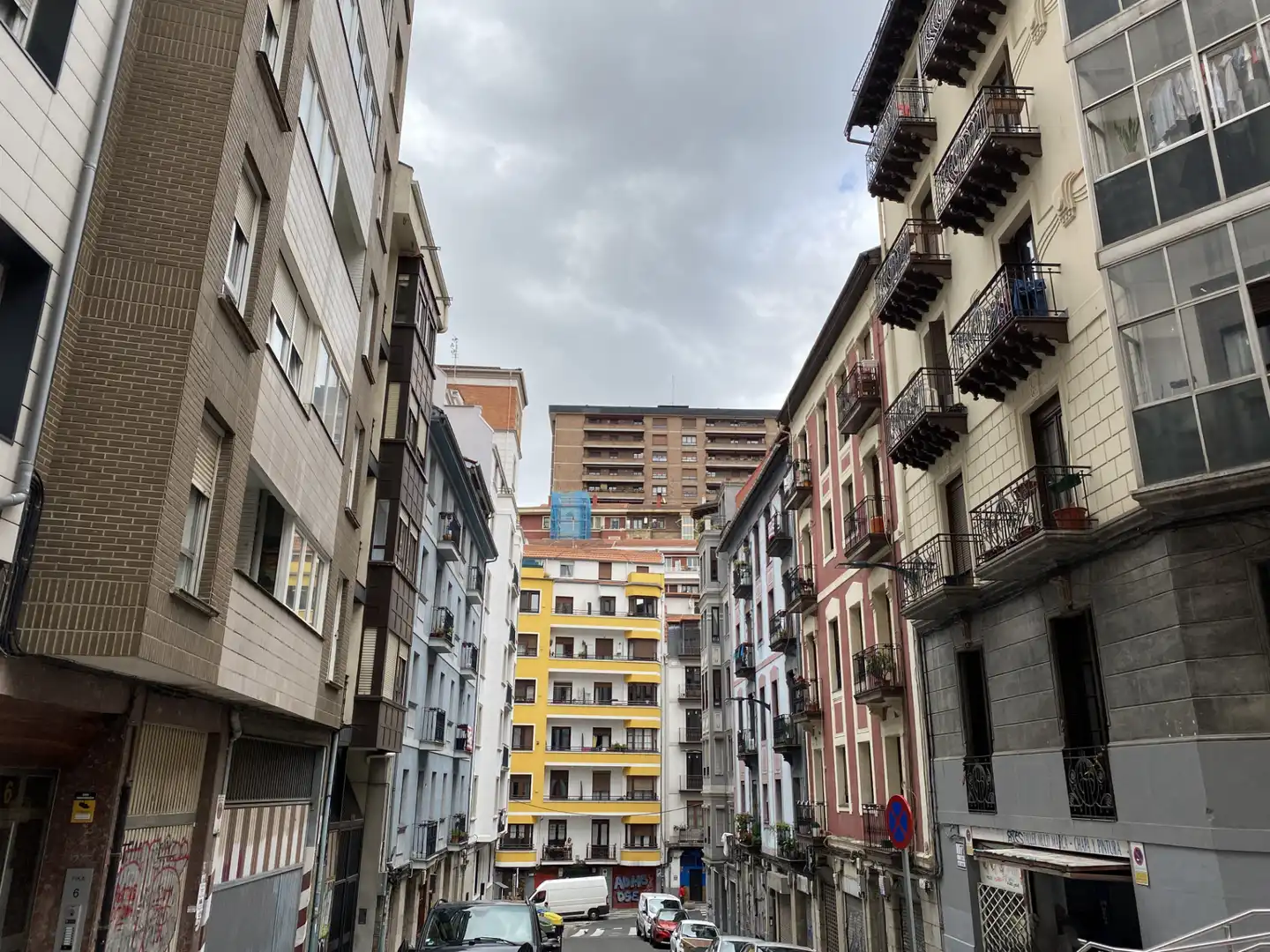 Vista exterior de Pis en venda en Bilbao  amb Calefacció i Moblat