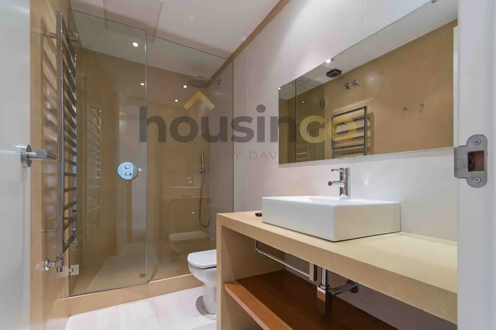 Bathroom of Flat for rent in Madrid  with Air Conditioner, Heating and Terrace