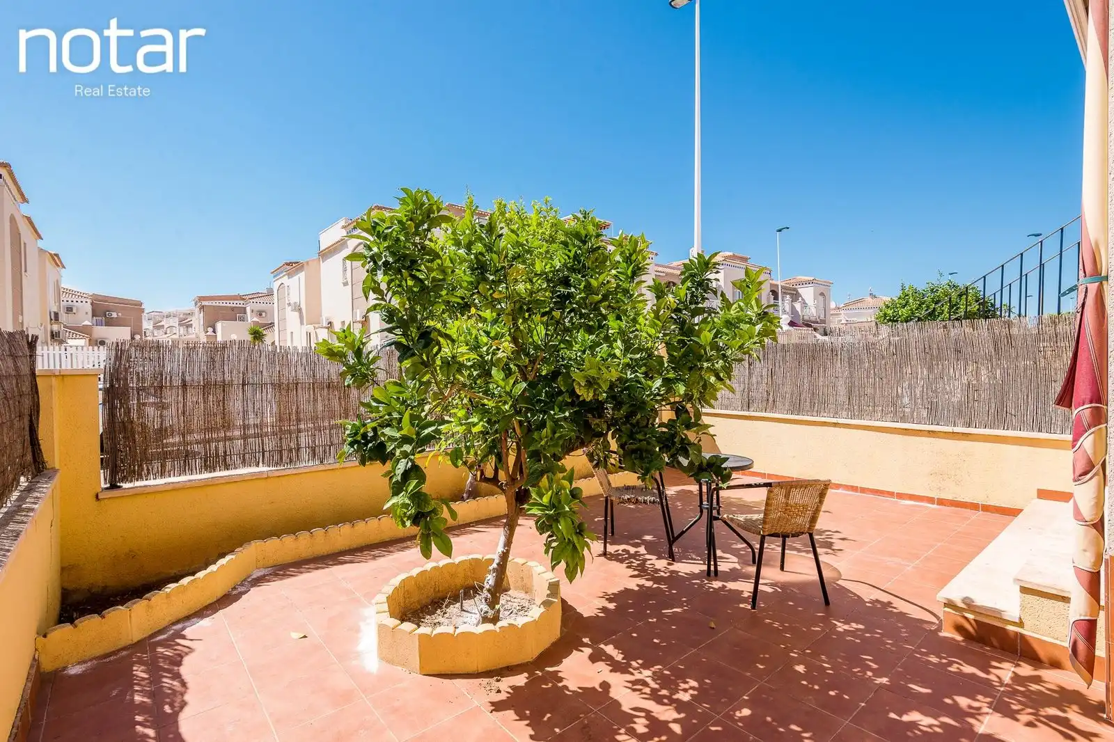 Terrasse von Wohnungen zum Verkauf in Torrevieja mit Privatgarten, Terrasse und Gemeinschaftspool