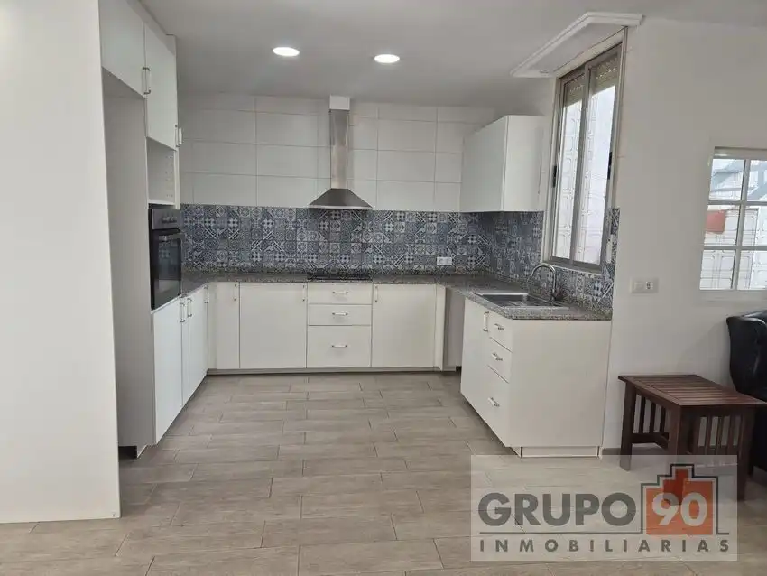 Küche von Einfamilien-Reihenhaus zum Verkauf in Aldaia mit Terrasse, Abstellraum und Balkon