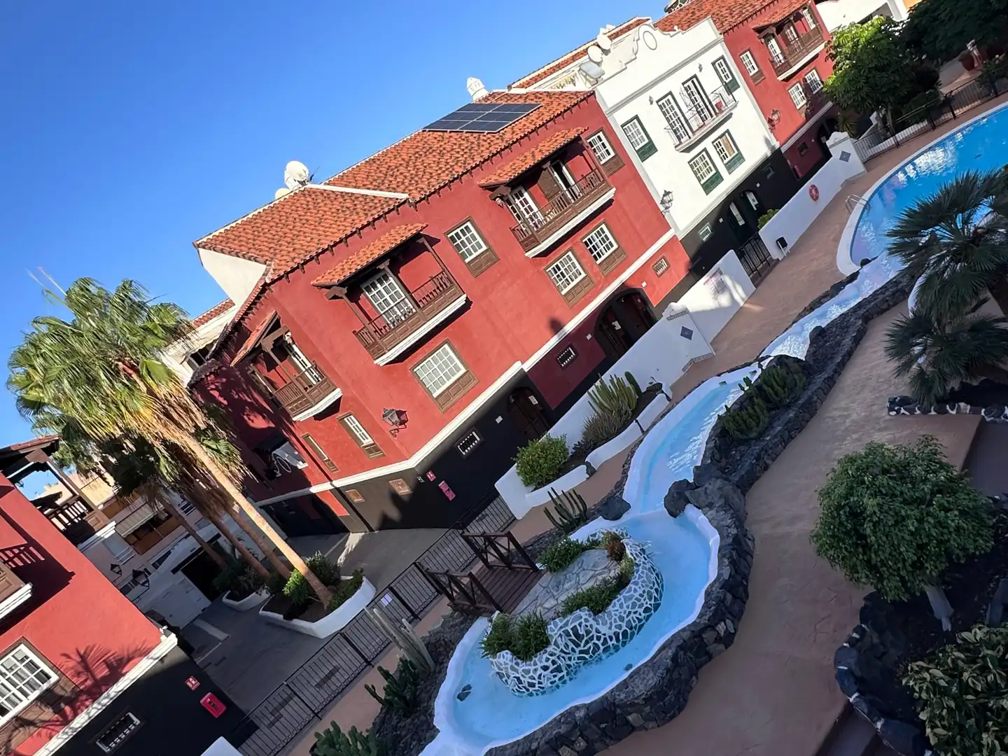 Vista exterior de Casa adosada en venda en Adeje amb Terrassa, Moblat i Rentadora