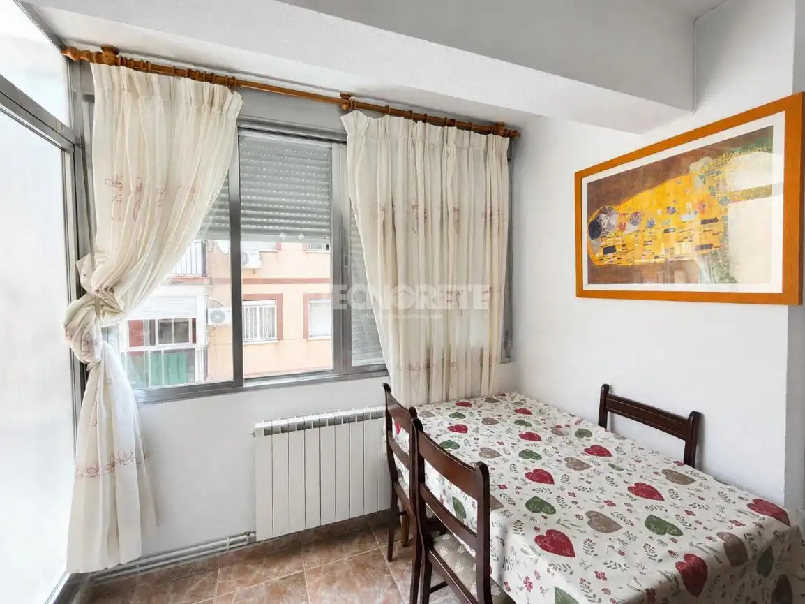 Habitación de Piso en venta en Madrid con Calefacción