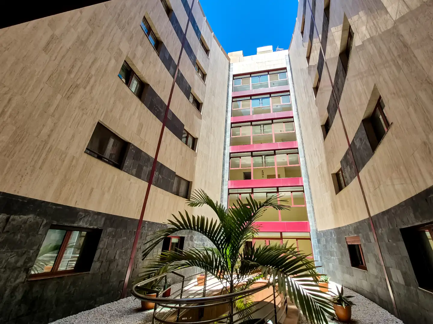 Vista exterior de Pis en venda en Las Palmas de Gran Canaria amb Terrassa, Traster i Moblat