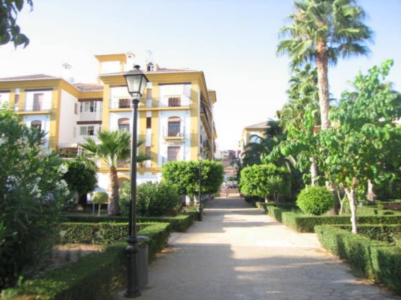 Vista exterior de Pis en venda en Rincón de la Victoria amb Terrassa