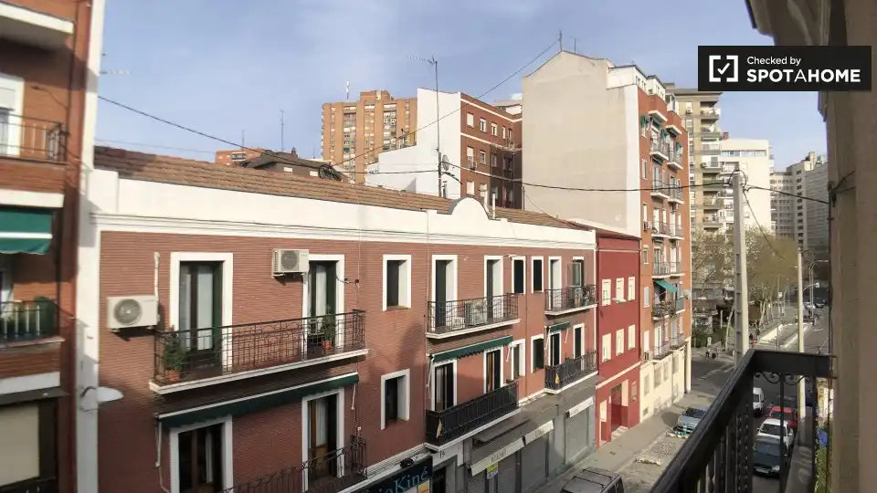 Appartamento con terrazza in affitto a Tetuán, imagen 5