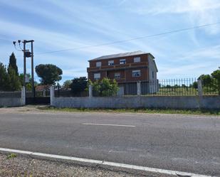 Vista exterior de Casa o xalet en venda en Valladolid Capital amb Terrassa