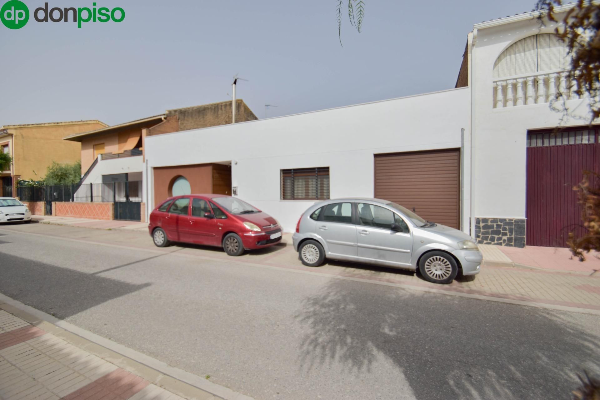 Außenansicht von Country house zum verkauf in Chauchina mit Privatgarten und Schwimmbad