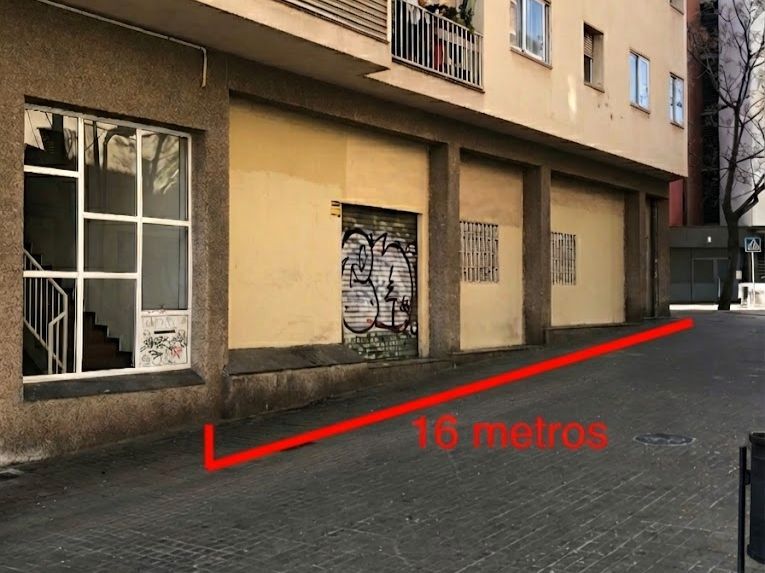 Vista exterior de Local de lloguer en  Barcelona Capital amb Alarma