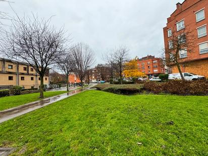 Vista exterior de Pis en venda en Gijón  amb Calefacció, Parquet i Moblat