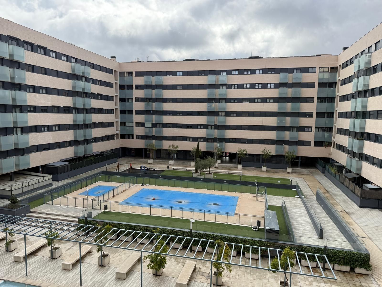 Piso de alquiler en  MADRES DE LA PLAZA D MAYO, Urbanizaciones