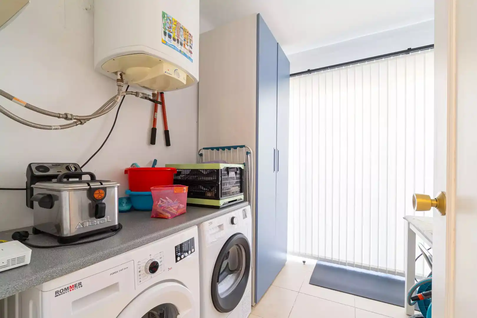 Cuina de Casa o xalet en venda en Empuriabrava amb Aire condicionat, Terrassa i Piscina