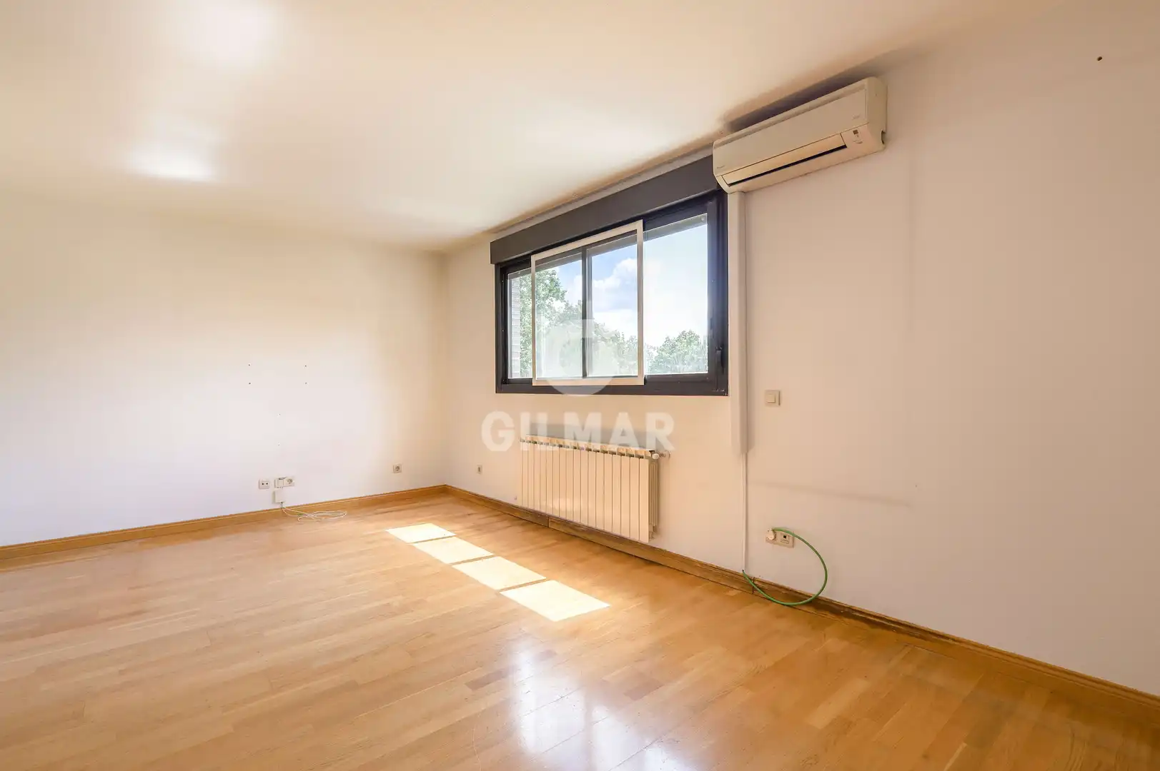 Bedroom of Flat for sale in Madrid  with Heating, Private garden and Storage room