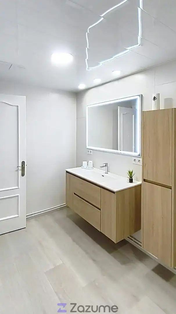 Badezimmer von Wohnung zur Miete in Constantí mit Klimaanlage, Parkett und Möbliert