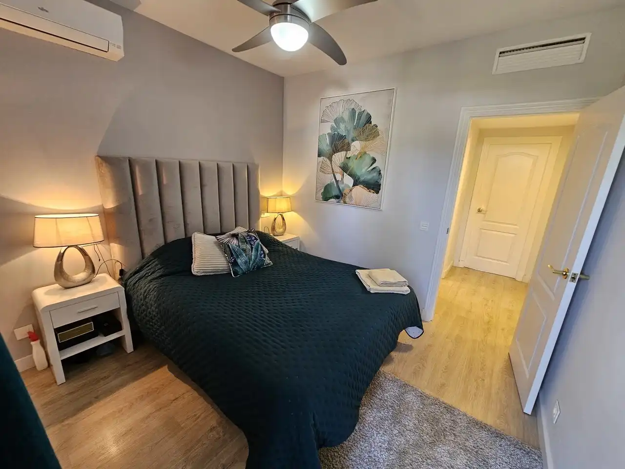 Dormitori de Apartament en venda en Estepona amb Aire condicionat, Terrassa i Piscina