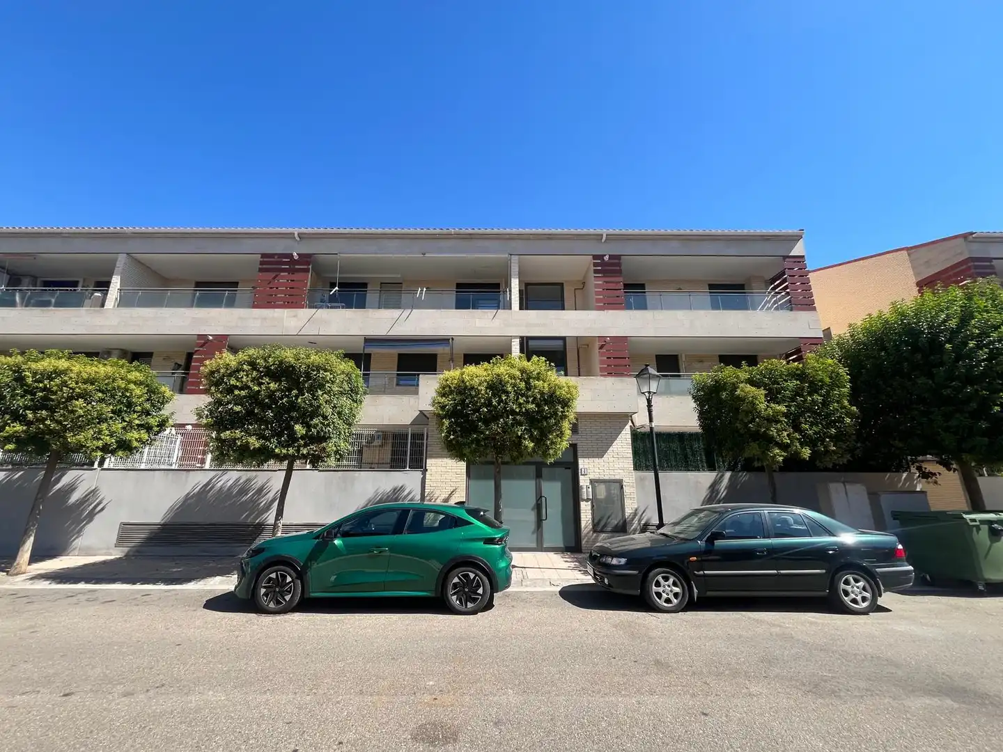 Vista exterior de Dúplex en venta en La Muela con Calefacción y Terraza