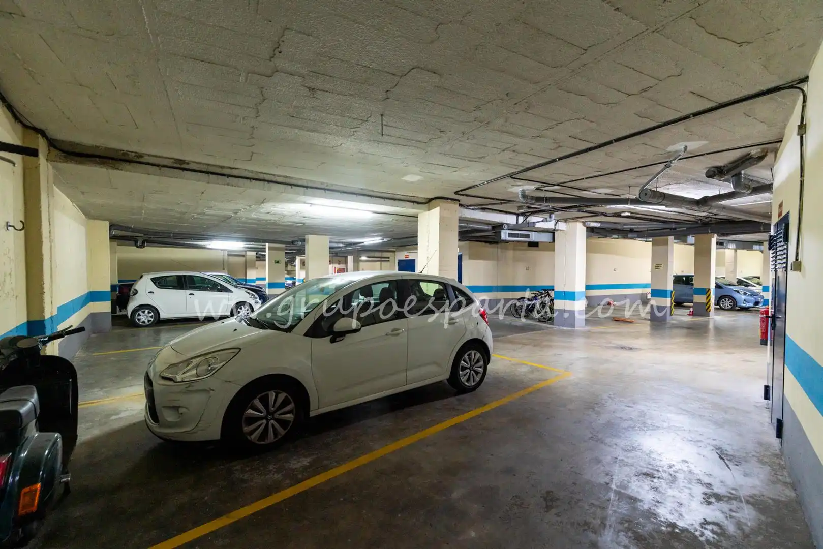 Parking of Flat for sale in Sevilla  with Air Conditioner and Terrace