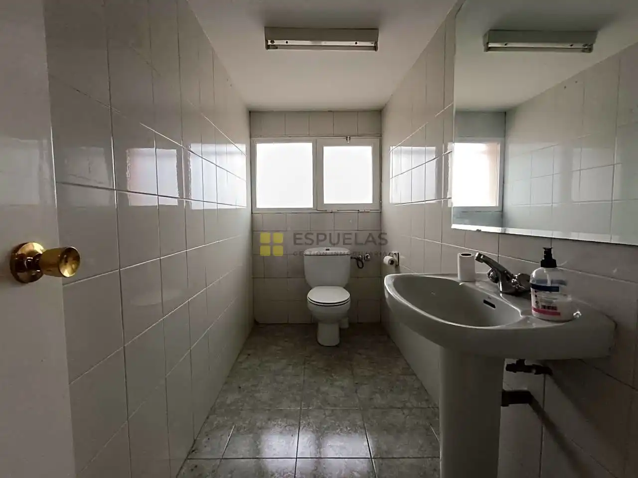 Bathroom of Industrial buildings for rent in Arnedo