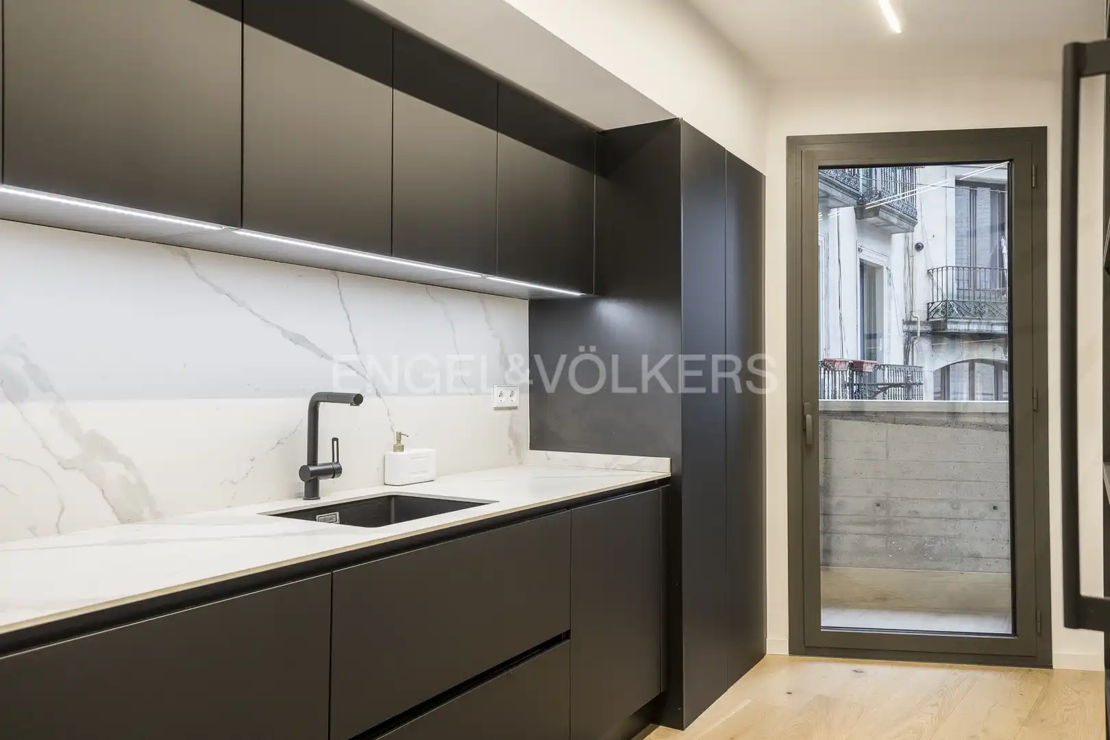 Küche von Wohnung zur Miete in Barcelona mit Klimaanlage, Heizung und Parkett