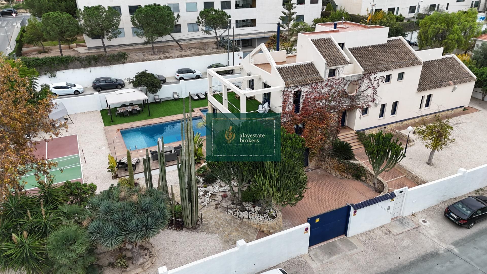 Exterior view of House or chalet for sale in Alicante / Alacant  with Terrace and Furnished