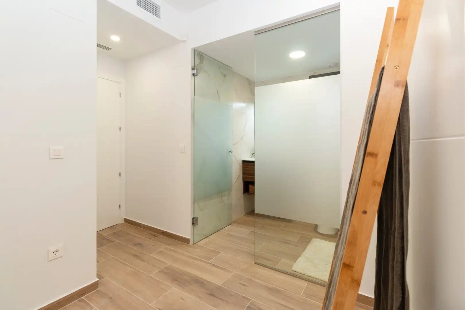 Bathroom of Attic for sale in Orihuela  with Air Conditioner, Heating and Terrace