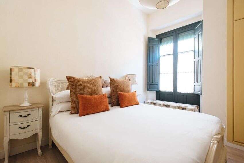 Bedroom of Flat for sale in  Sevilla Capital