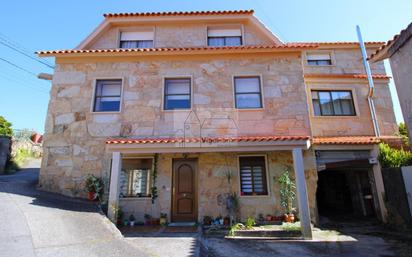 Vista exterior de Casa o xalet en venda en Vigo  amb Terrassa