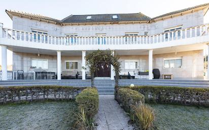 Vista exterior de Casa o xalet en venda en Illana amb Terrassa i Piscina