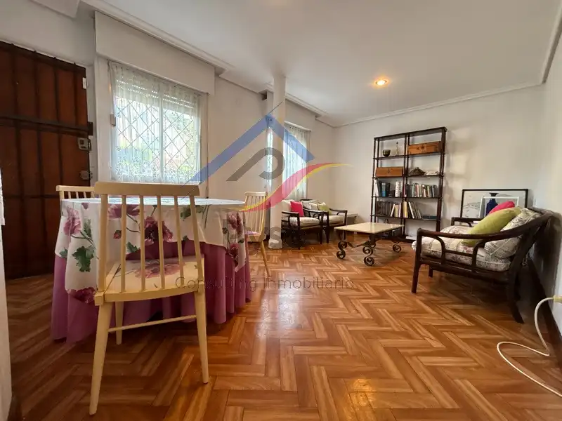 Sala d'estar de Casa o xalet en venda en Piélagos amb Calefacció, Jardí privat i Parquet