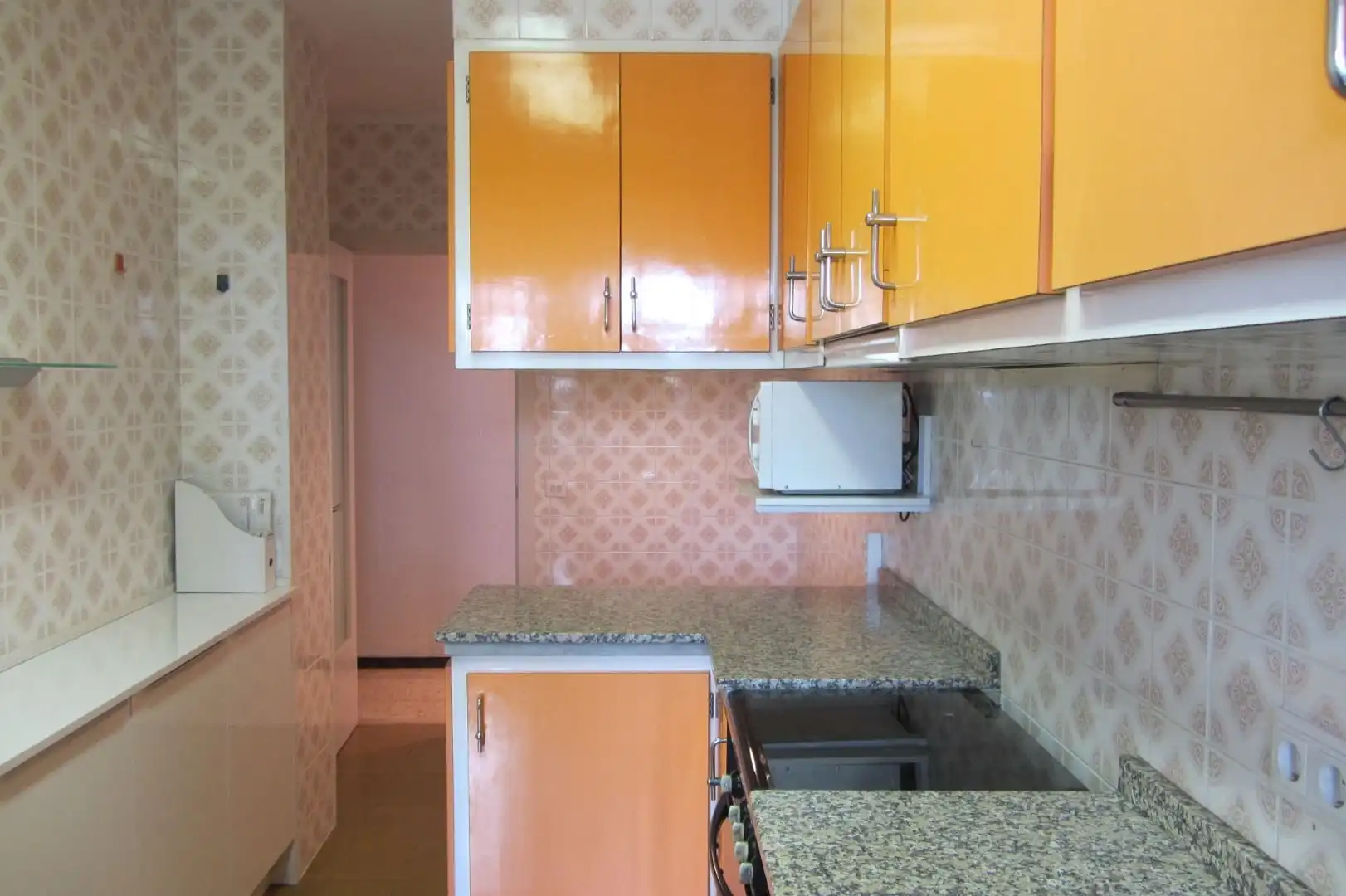 Cocina de Piso de alquiler en Girona con Aire acondicionado, Calefacción y Lavadora