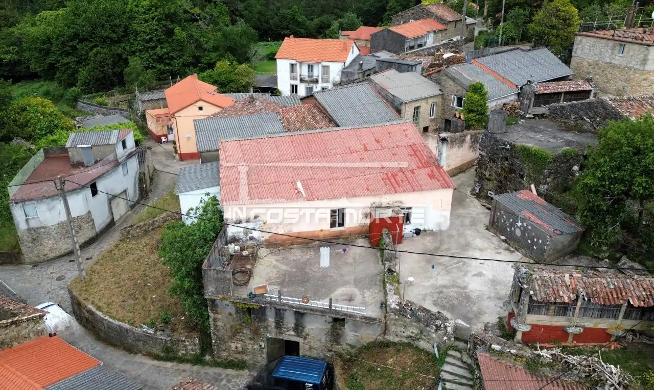 Außenansicht von Haus oder Chalet zum Verkauf in Outes