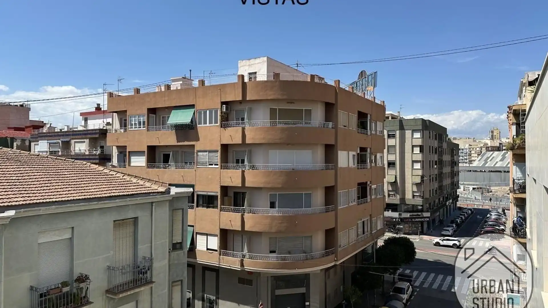 Außenansicht von Wohnung zum Verkauf in Alicante / Alacant mit Balkon