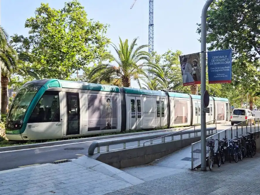 Vista exterior de Local de alquiler en Barcelona con Aire acondicionado, Calefacción y Terraza