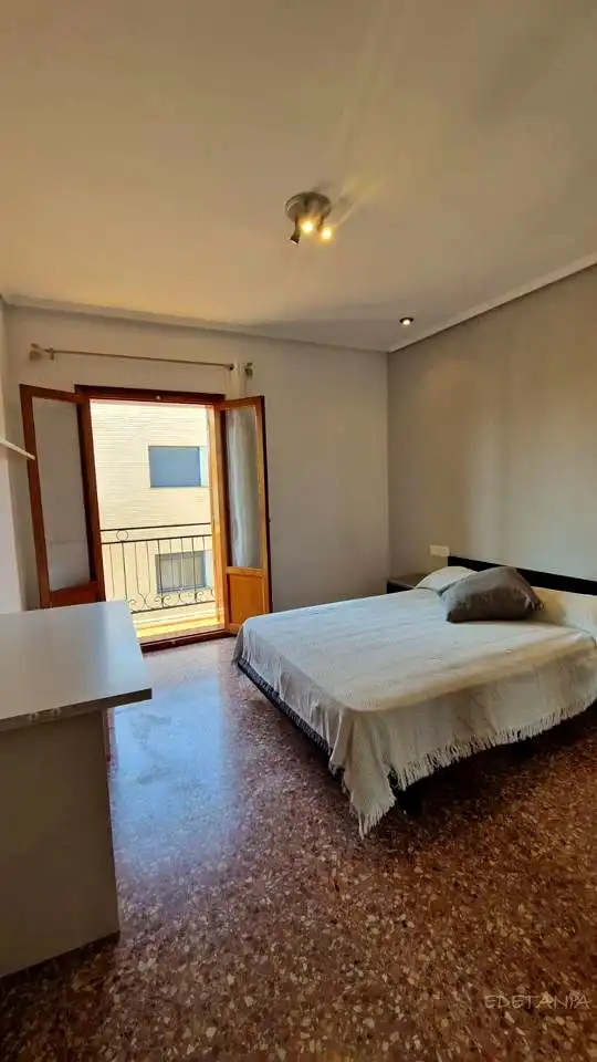 Habitación de Piso en venta en Alfara del Patriarca con Aire acondicionado, Trastero y Amueblado