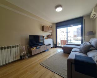 Living room of Flat to rent in Girona Capital  with Air Conditioner, Oven and Washing machine
