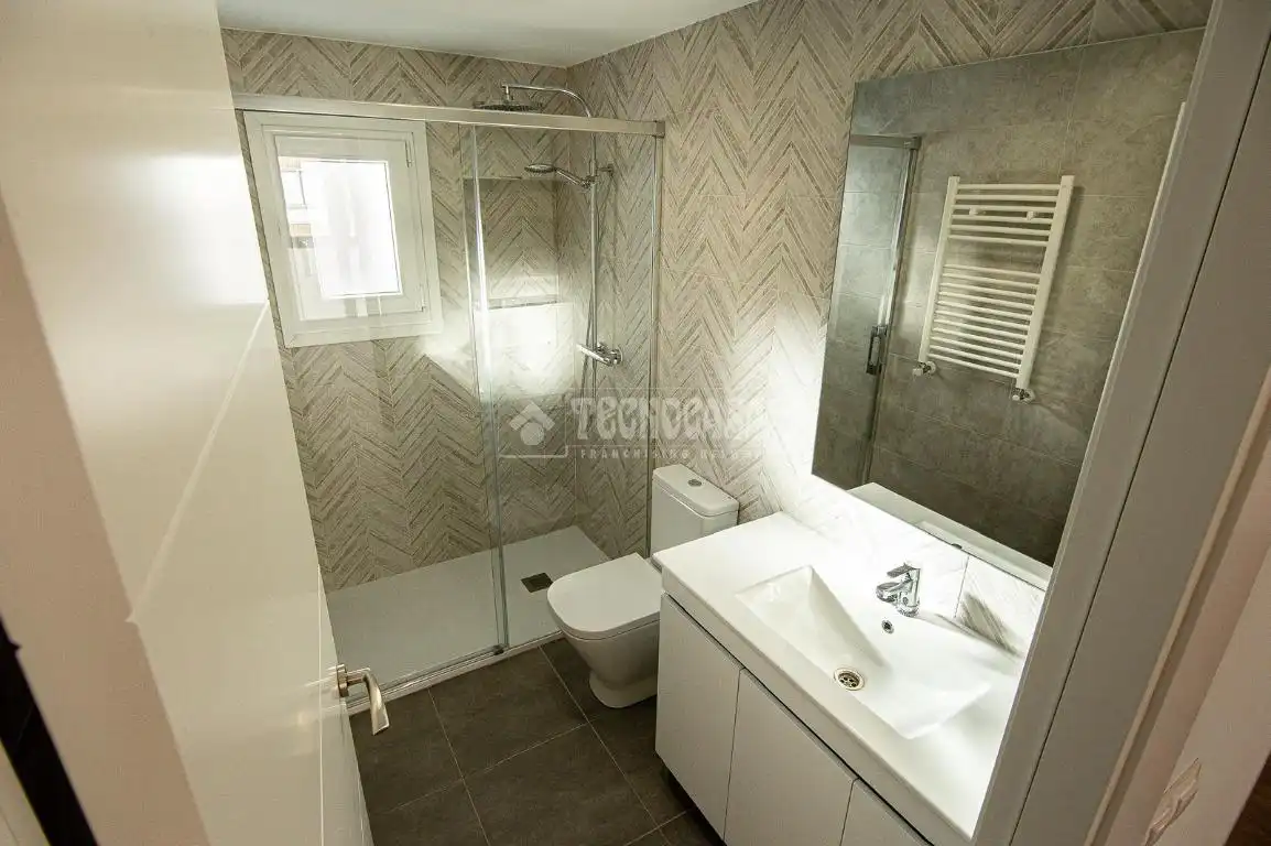 Baño de Piso en venta en Valladolid con Calefacción