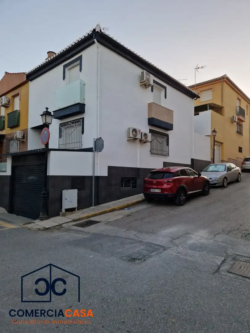 Parking de Casa adosada en venta en Las Gabias con Aire acondicionado, Calefacción y Terraza