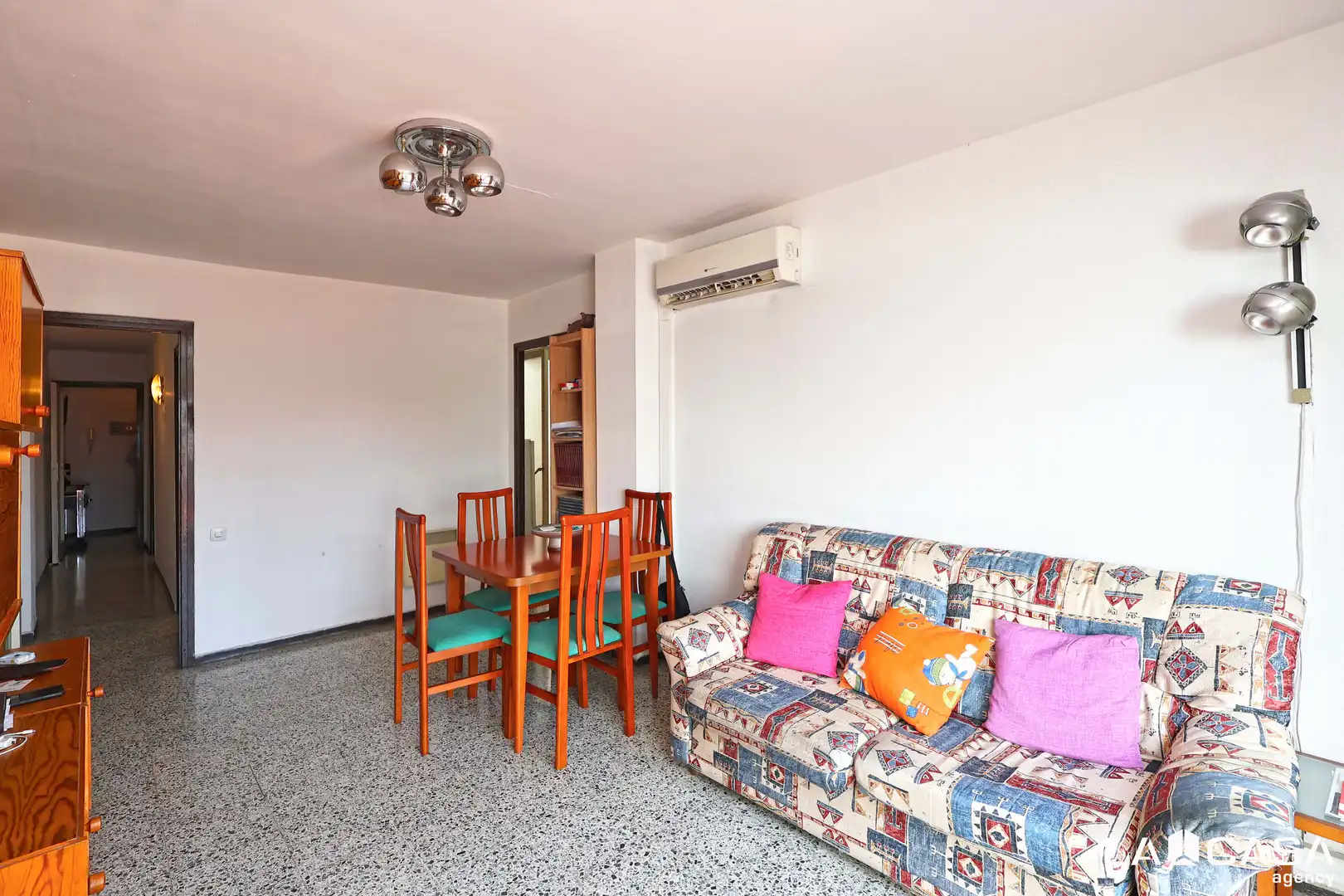 Sala d'estar de Àtic en venda en L'Hospitalet de Llobregat amb Calefacció, Terrassa i Balcó