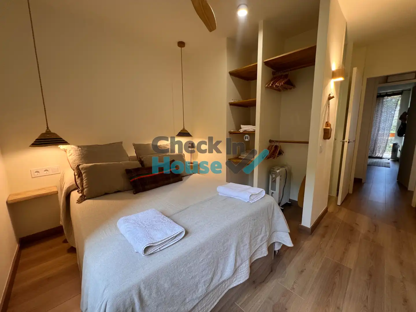 Dormitori de Apartament de lloguer en Sant Feliu de Guíxols amb Moblat, Forn i Rentadora