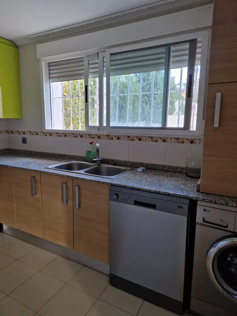 Cuina de Casa o xalet en venda en Mutxamel amb Aire condicionat, Calefacció i Jardí privat