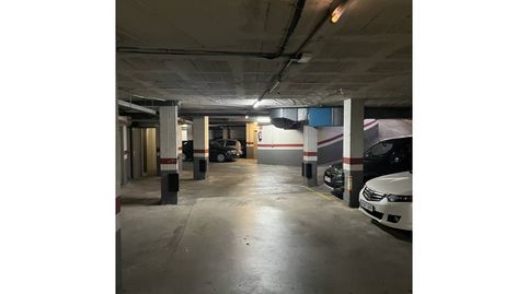 Foto 3 de Garaje en venta en Calle Antoni Varés I Martinell, Fontajau - Sant Ponç, Girona Capital
