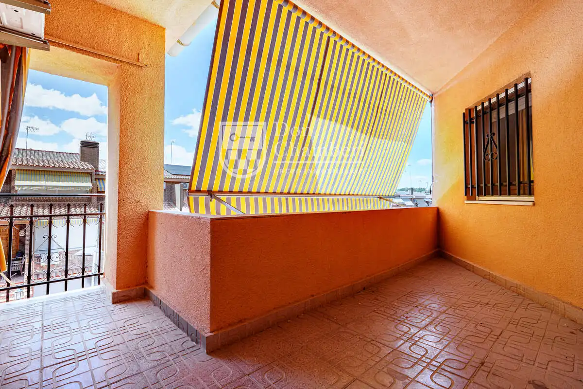 Balcony of Houses for sale in Aranjuez  with Heating, Private garden and Terrace