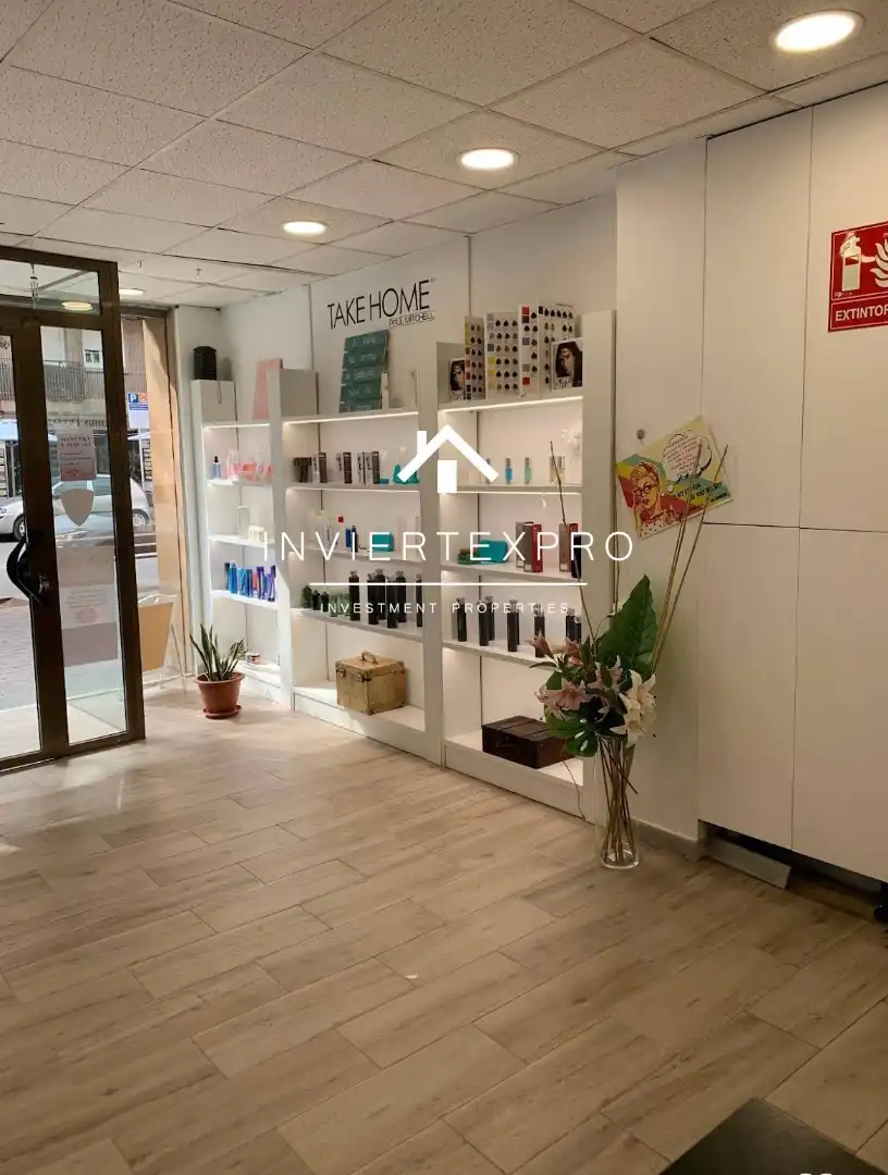 Business premises for transfer in Passeig de Manuel Girona, imagen 4
