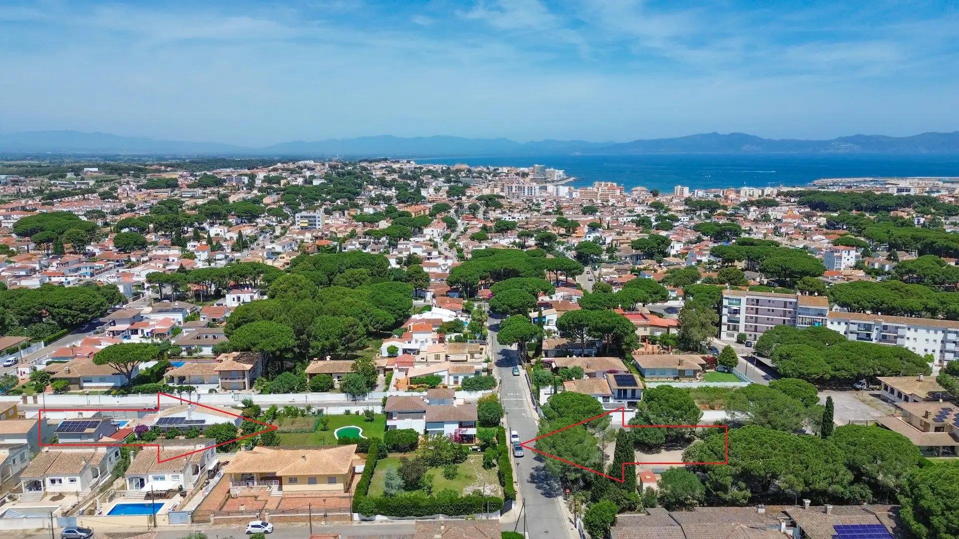 Vista exterior de Casa o xalet en venda en L'Escala amb Aire condicionat, Calefacció i Jardí privat