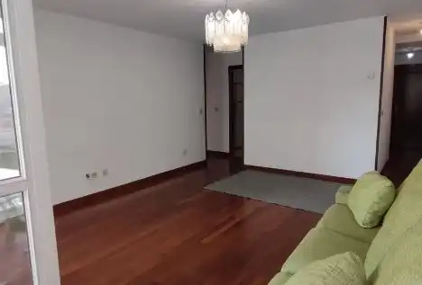 Sala d'estar de Pis en venda en Camargo amb Calefacció, Terrassa i Traster