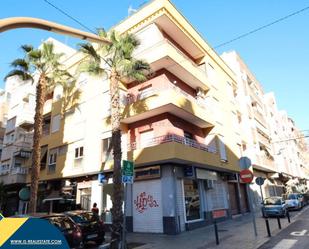 Vista exterior de Apartament en venda en Torrevieja amb Calefacció, Terrassa i Moblat