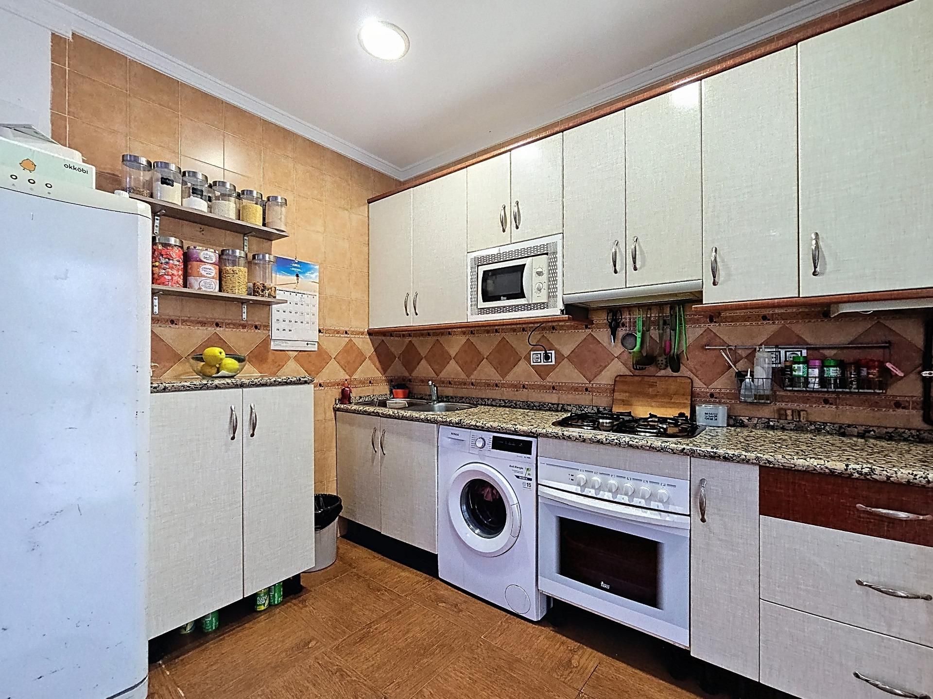 Flat for sale in  TENOR PEDRO LAVIRGEN, Huerta de la Reina - Trassierra