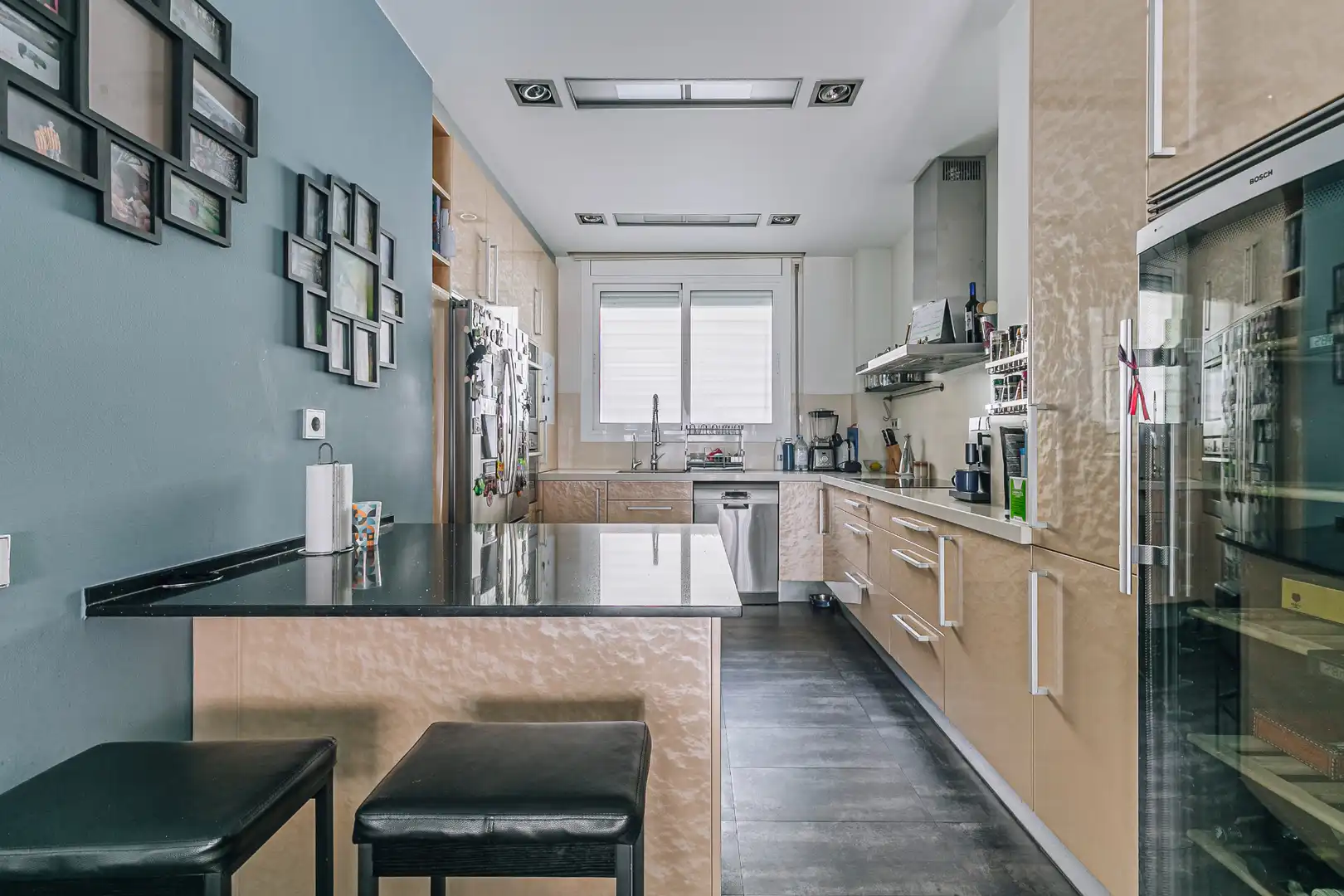 Cocina de Dúplex en venta en Sant Feliu de Llobregat con Aire acondicionado, Terraza y Piscina comunitaria