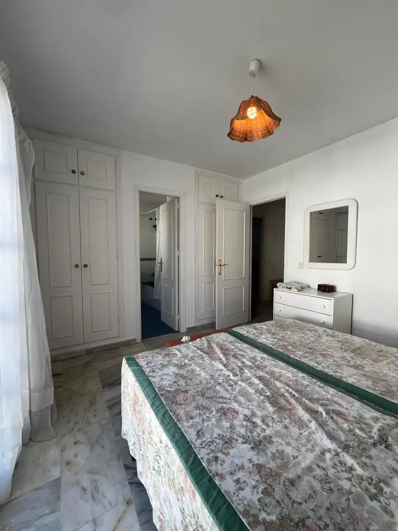 Dormitori de Casa adosada en venda en Fuengirola amb Aire condicionat, Jardí privat i Terrassa