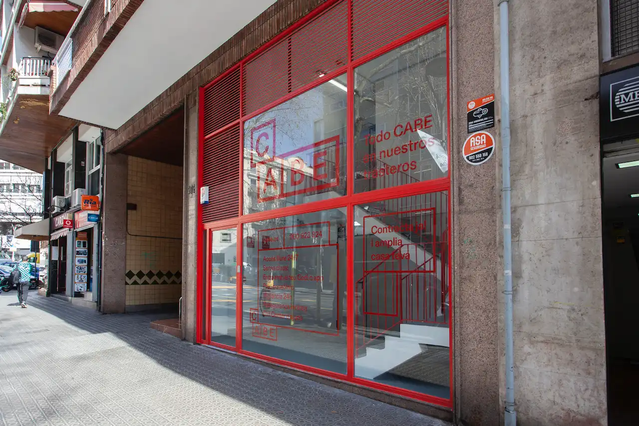 Vista exterior de Trastero de alquiler en Barcelona con Alarma